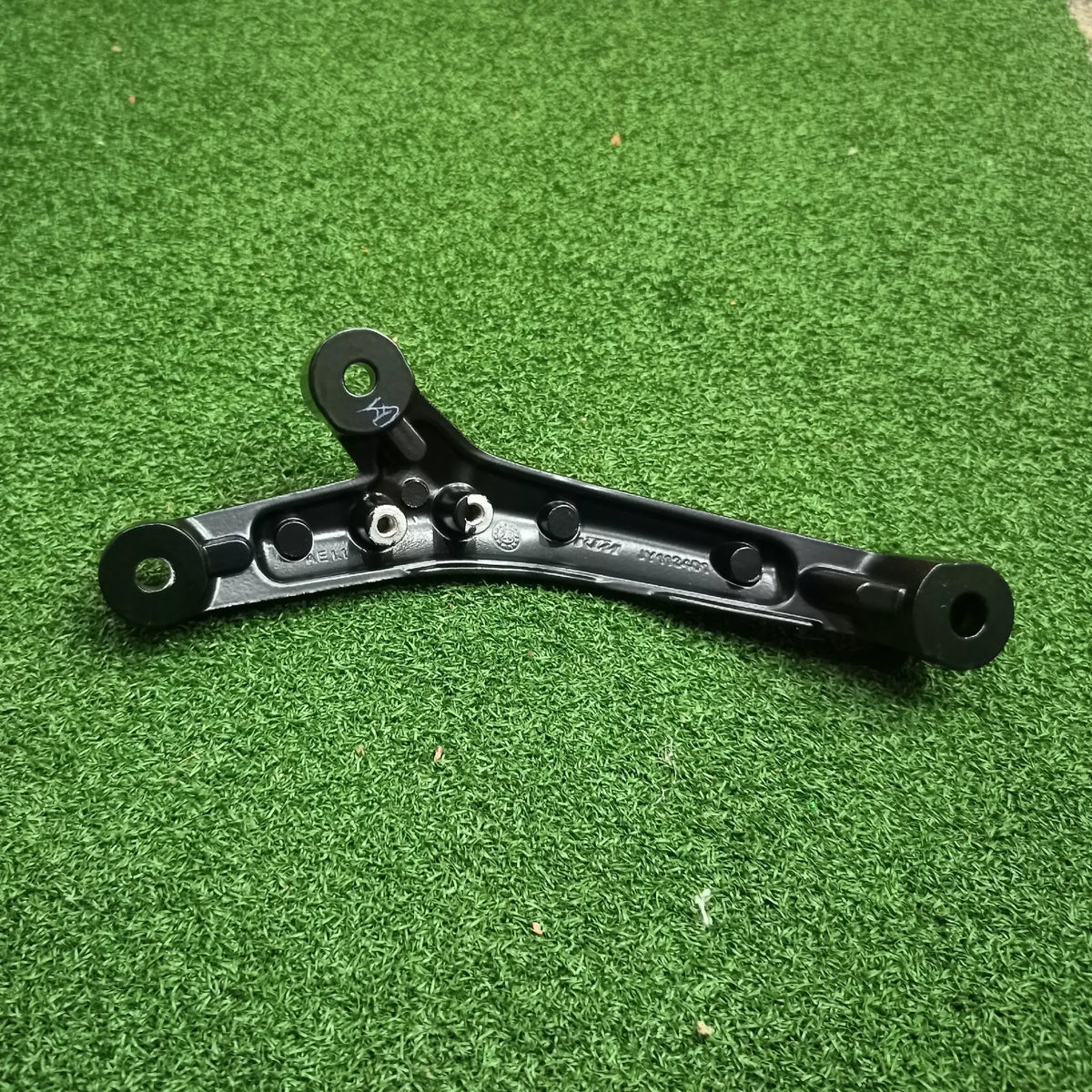Duke 250/390 Engine Hanger Rh 56jpb231