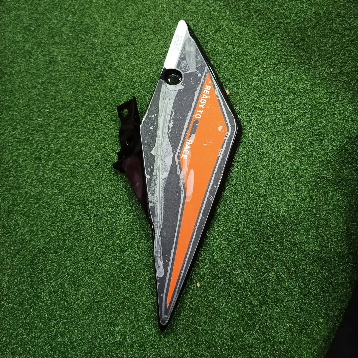 Rc 200 Gen 2 Sea Lh Cowl Botm 52jy2578