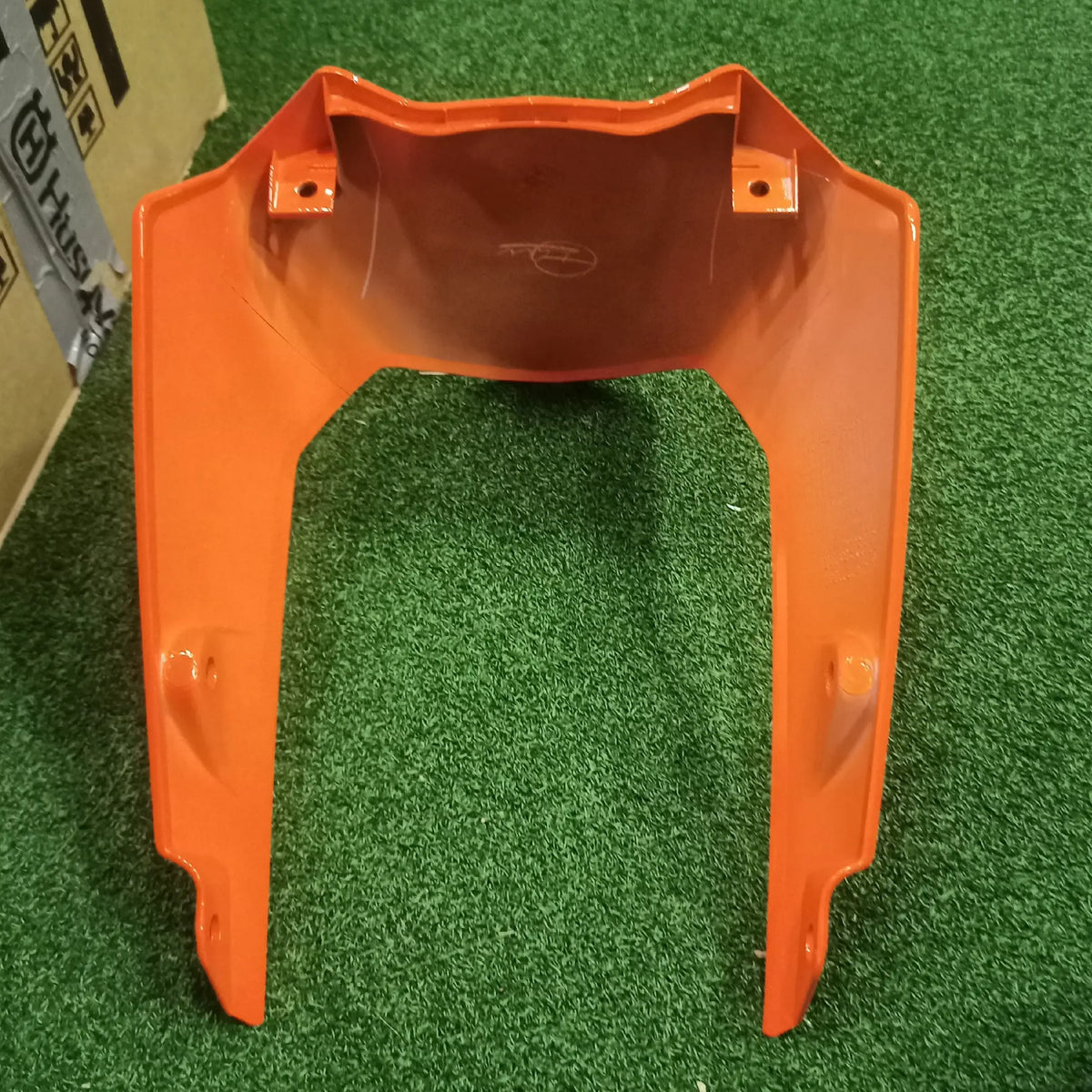 DUKE 200 250 390 FRONT MUDGUARD 56JP051T
